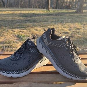 Men’s Hoka One Cliffton 5 Athletic Shoes